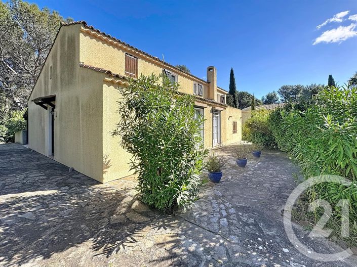 Image No.2-6 Bed House for sale