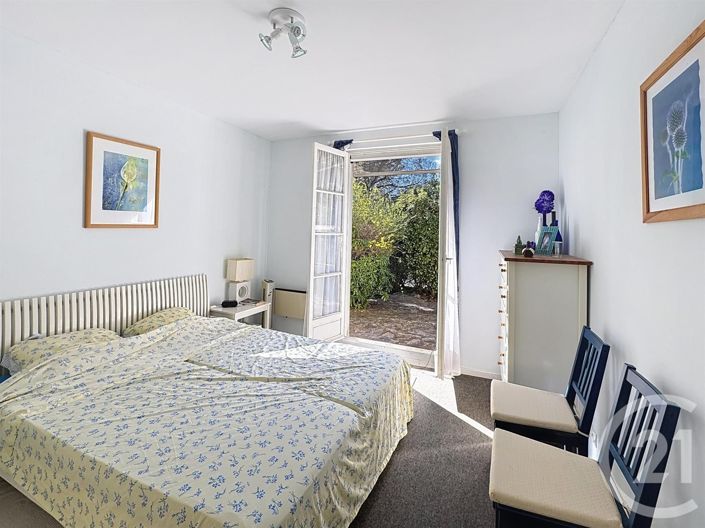 Image No.9-6 Bed House for sale