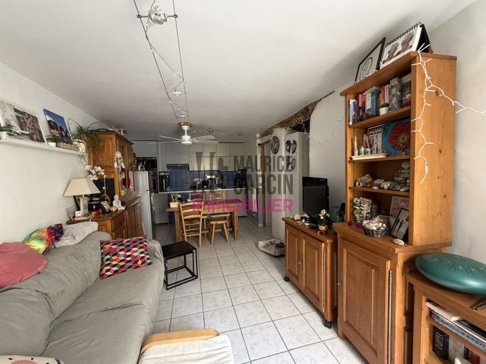 Image No.19-6 Bed House for sale