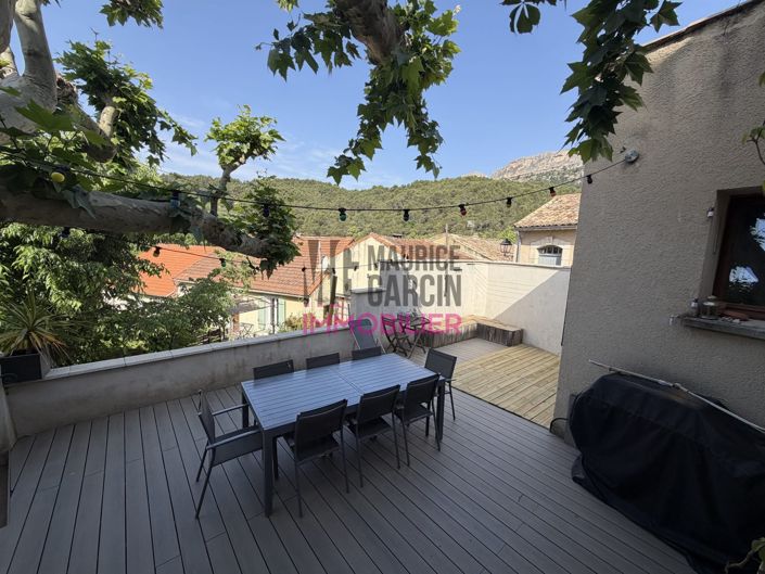 Image No.2-6 Bed House for sale