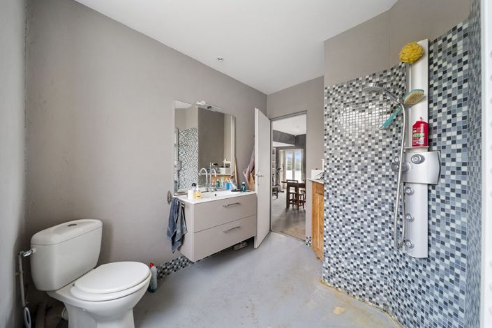 Image No.13-3 Bed Property for sale