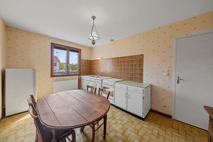 Image No.4-2 Bed House for sale