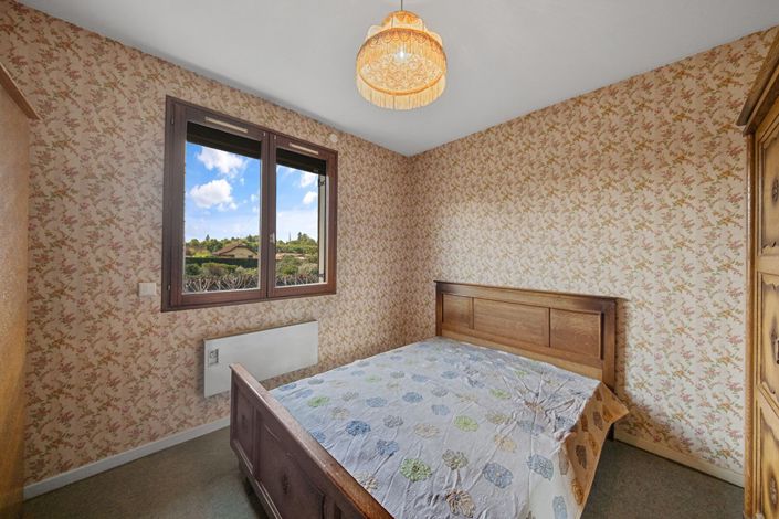 Image No.5-2 Bed House for sale