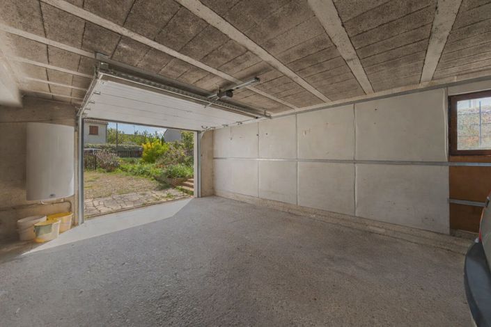 Image No.9-2 Bed House for sale