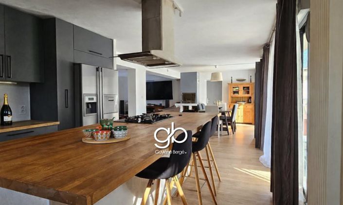 Image No.3-4 Bed House for sale