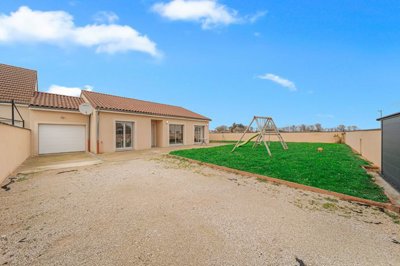 1 - Champforgeuil, House