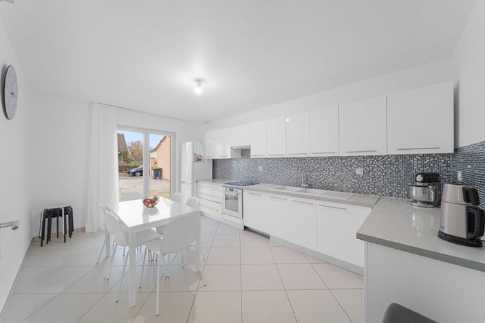 Image No.6-3 Bed House for sale