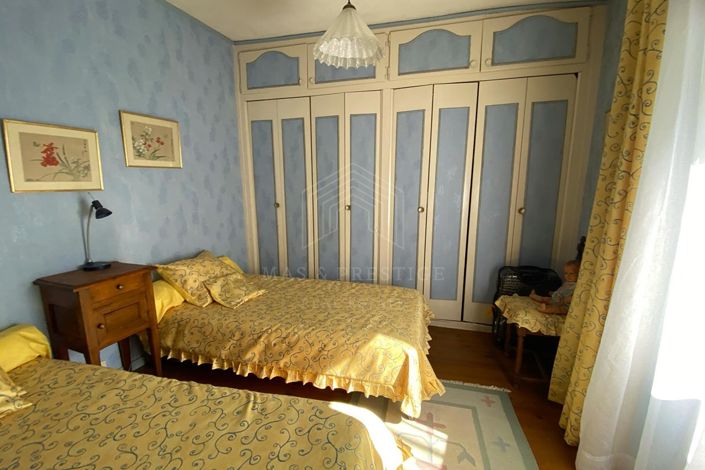 Image No.8-4 Bed House for sale