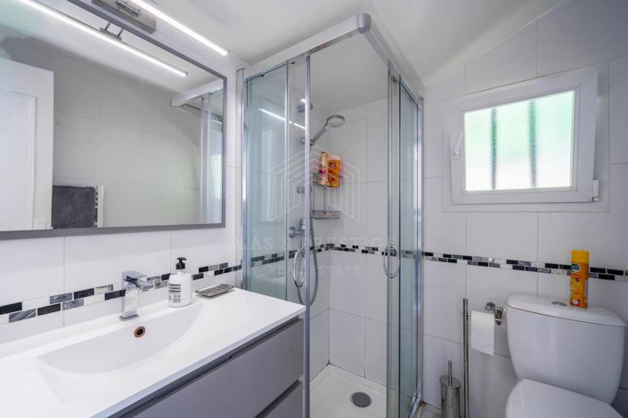 Image No.9-4 Bed House for sale
