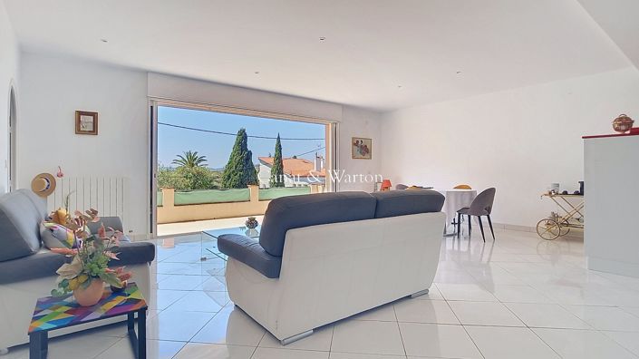 Image No.3-Propriété de 5 chambres à vendre à Saint-Raphael