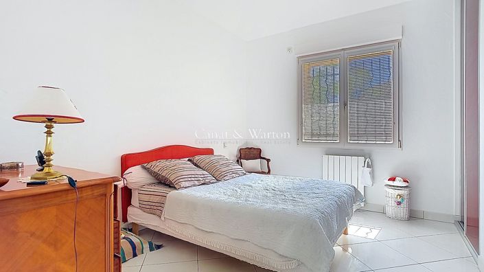 Image No.9-Propriété de 5 chambres à vendre à Saint-Raphael
