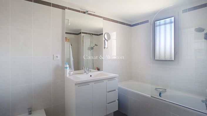 Image No.7-3 Bed Apartment for sale