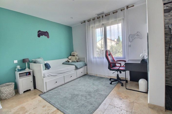Image No.13-5 Bed House for sale