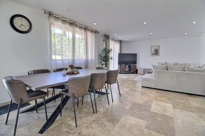Image No.3-5 Bed House for sale
