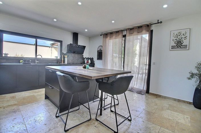 Image No.4-5 Bed House for sale