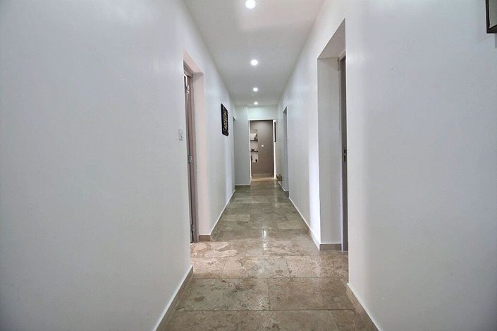 Image No.6-5 Bed House for sale