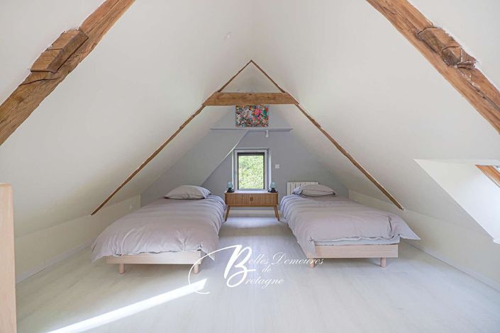 Image No.20-7 Bed House for sale