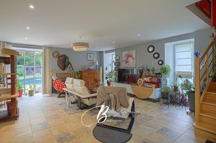 Image No.7-7 Bed House for sale
