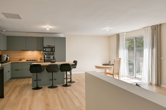 Image No.10-2 Bed House for sale