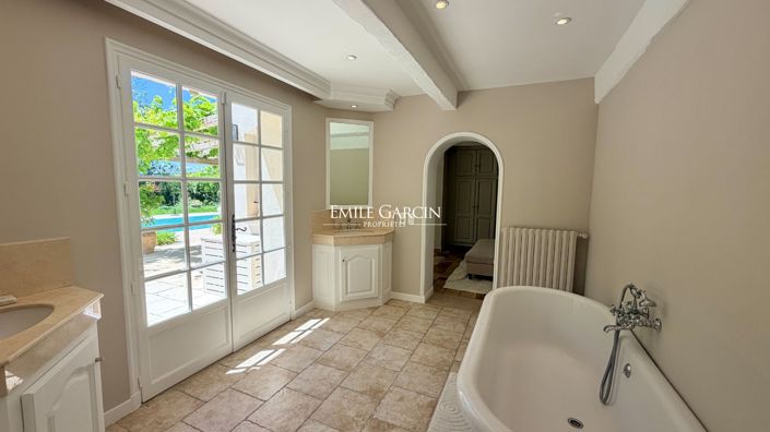 Image No.9-5 Bed House for sale