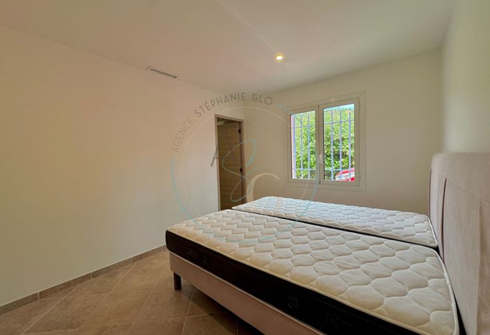 Image No.6-3 Bed House for sale