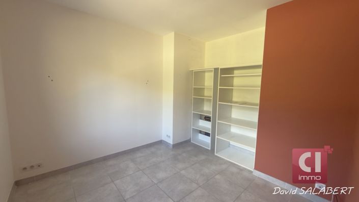 Image No.13-5 Bed House for sale