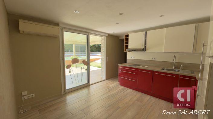 Image No.14-5 Bed House for sale