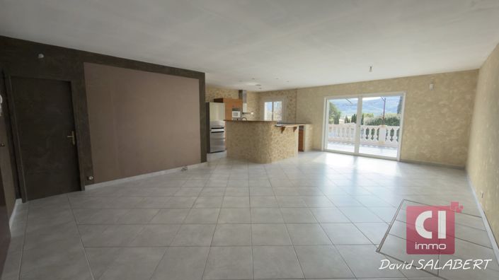 Image No.8-5 Bed House for sale