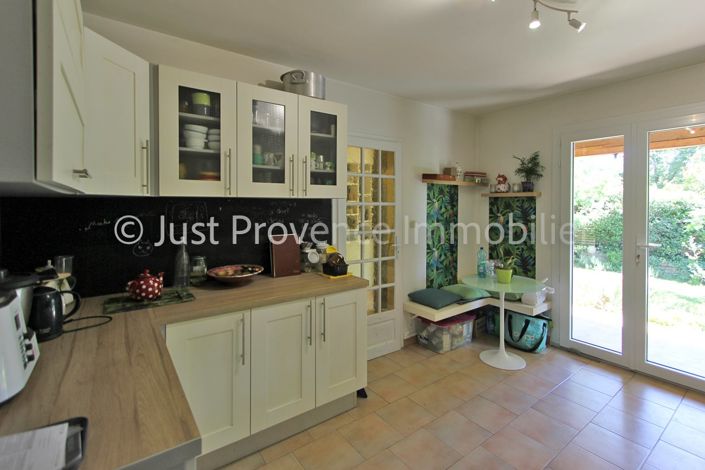 Image No.10-3 Bed House for sale