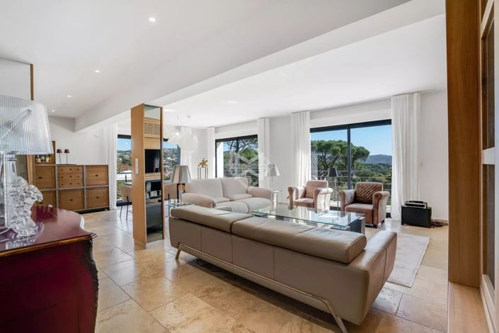 Image No.6-4 Bed House for sale