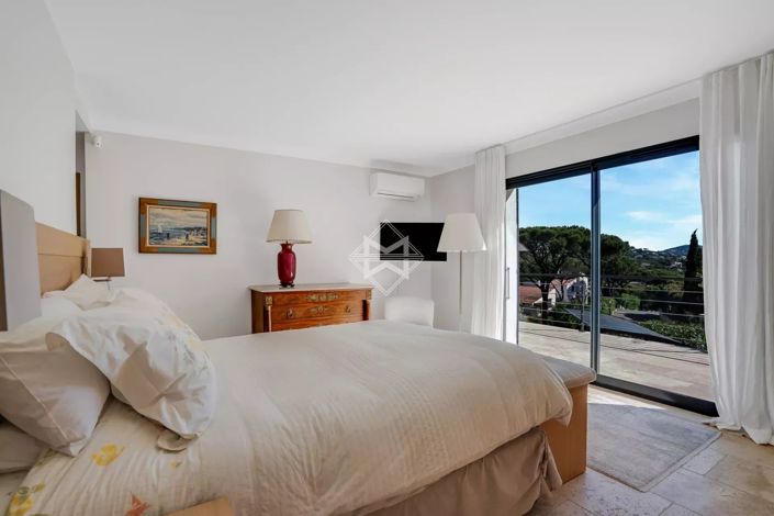 Image No.9-4 Bed House for sale