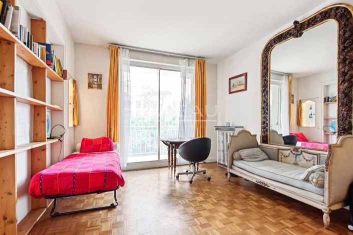 Image No.11-3 Bed Apartment for sale