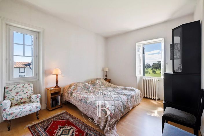 Image No.12-5 Bed House for sale