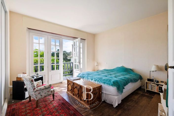 Image No.13-5 Bed House for sale