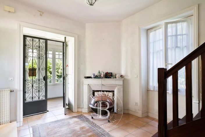 Image No.3-5 Bed House for sale