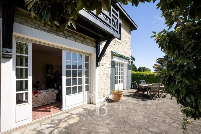 Image No.4-5 Bed House for sale
