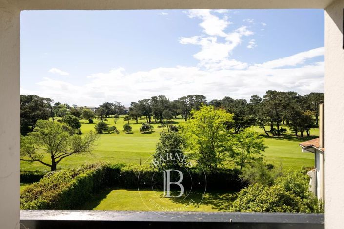 Image No.8-5 Bed House for sale