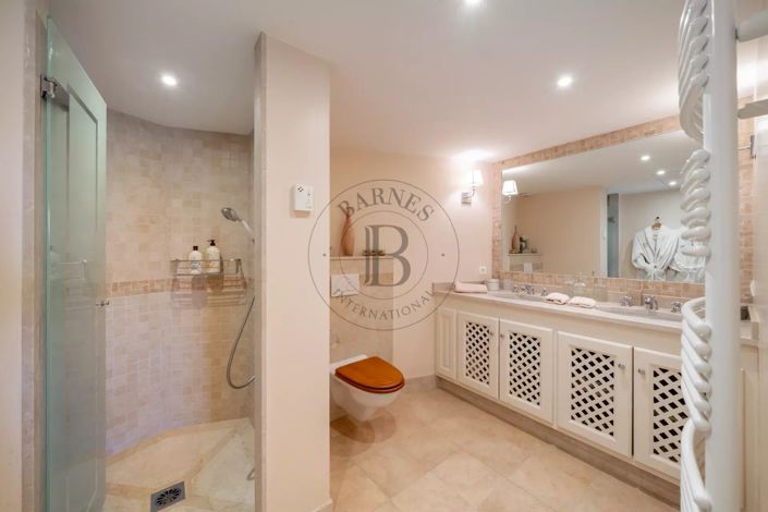 Image No.12-9 Bed House for sale