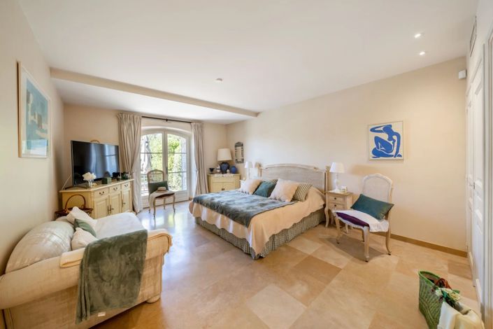 Image No.5-9 Bed House for sale