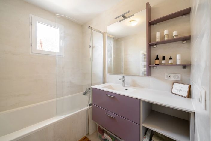 Image No.8-3 Bed House for sale