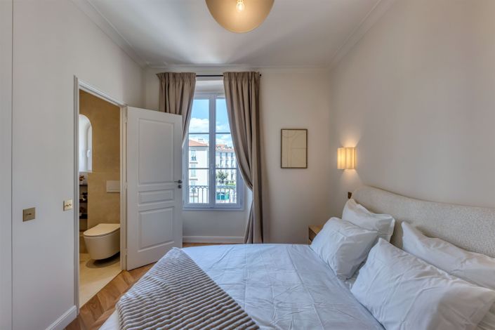 Image No.11-2 Bed Apartment for sale