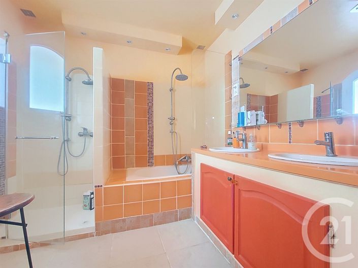 Image No.13-5 Bed House for sale