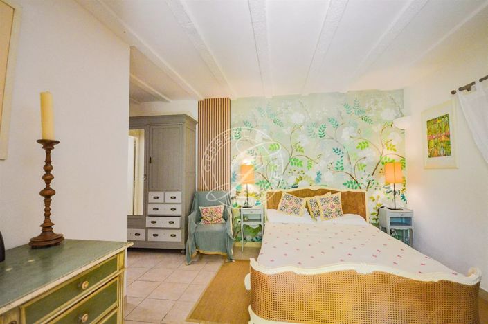 Image No.25-5 Bed House for sale