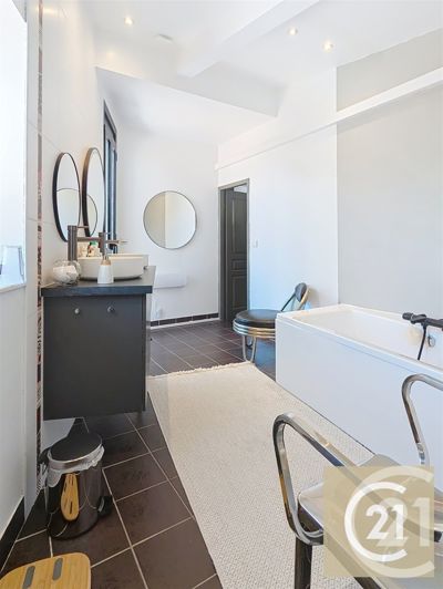 Image No.25-3 Bed House for sale