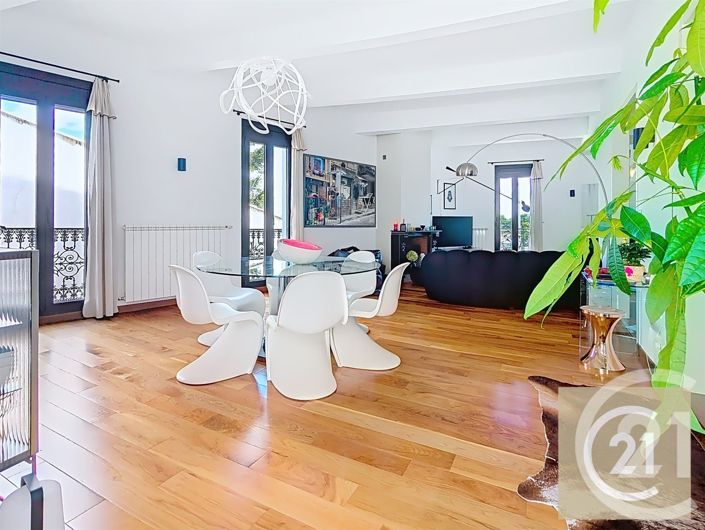 Image No.9-3 Bed House for sale