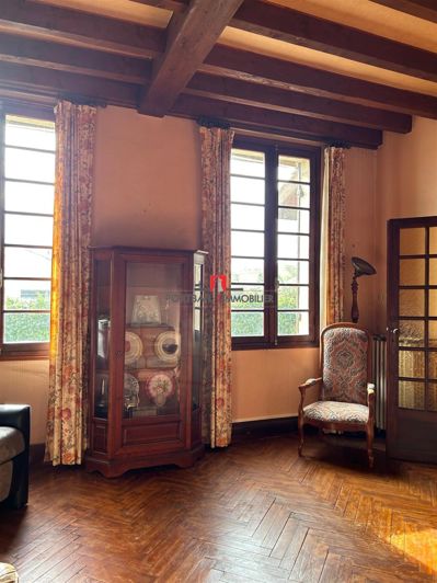 Image No.10-6 Bed House for sale