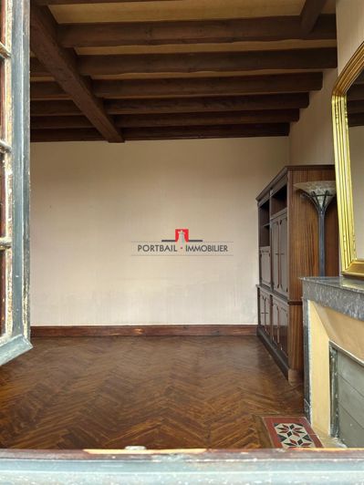 Image No.9-6 Bed House for sale