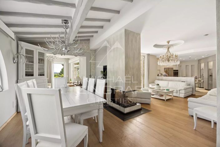 Image No.6-4 Bed House for sale