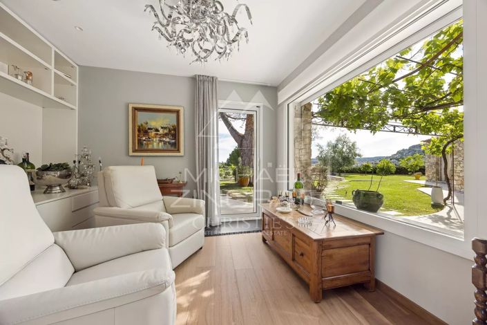 Image No.9-4 Bed House for sale