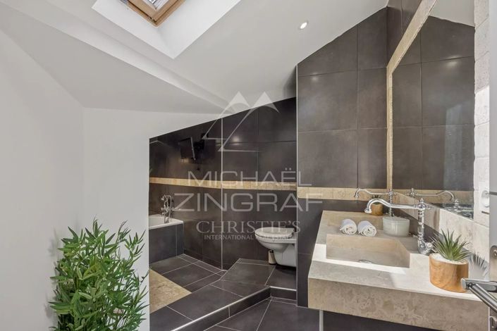 Image No.11-3 Bed Apartment for sale